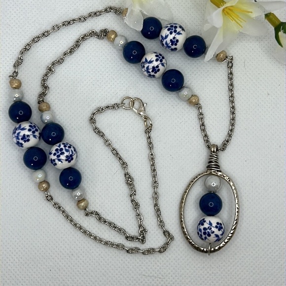 Handmade Ceramic/Floral Beaded Necklace - Picture 3 of 3